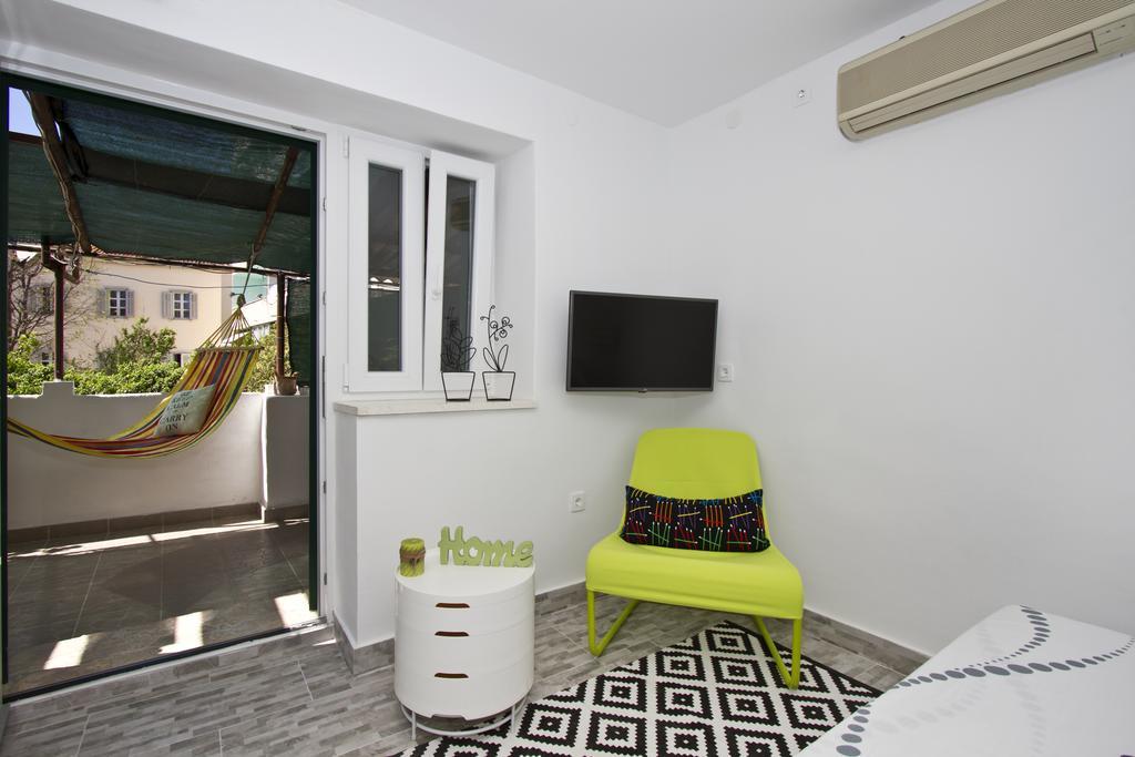 Apartment Shiny Love Split Pokoj fotografie