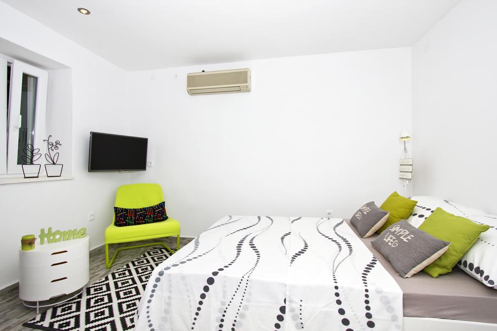 Apartment Shiny Love Split Pokoj fotografie