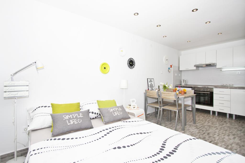 Apartment Shiny Love Split Pokoj fotografie